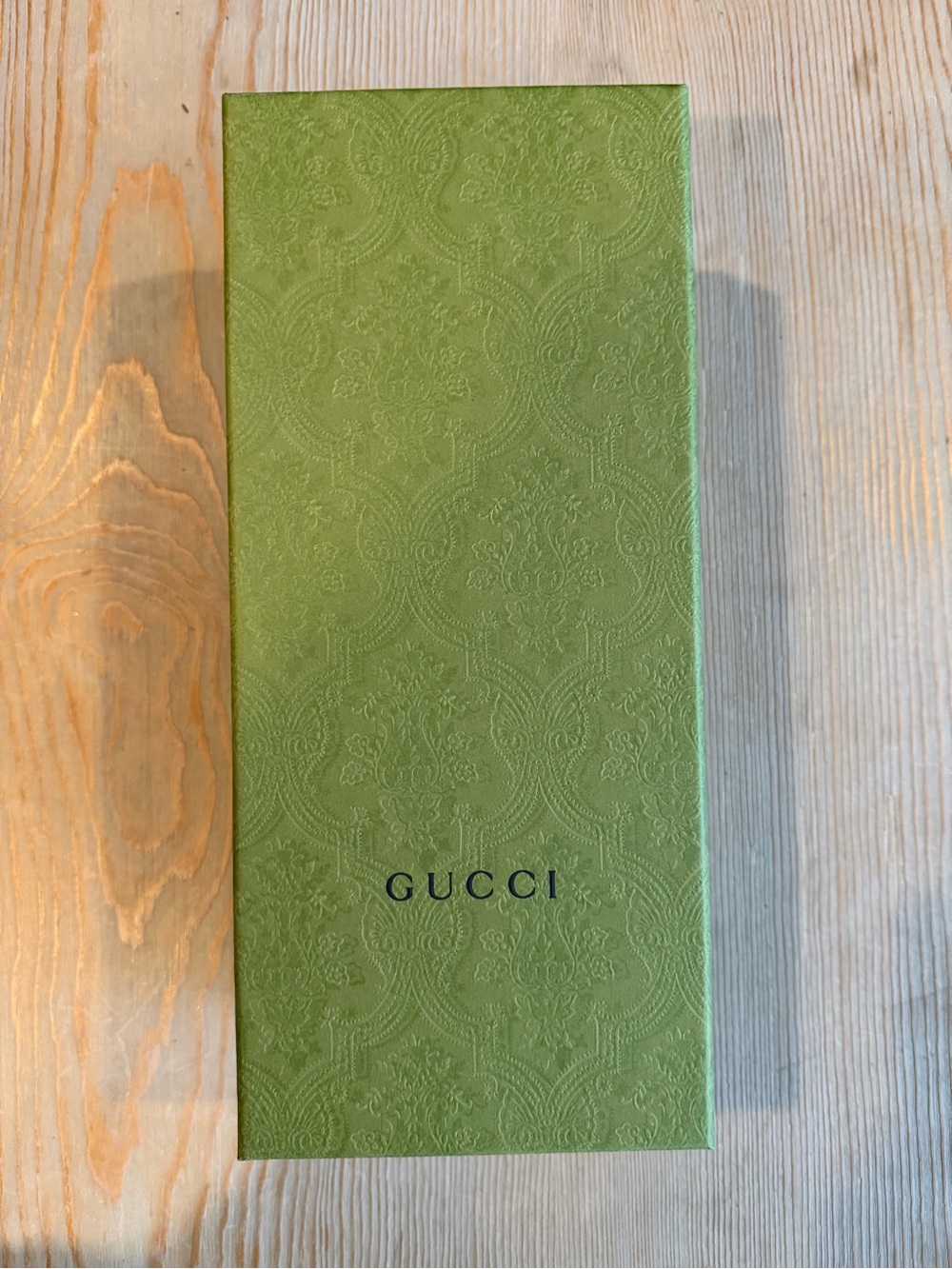 Gucci
Nadeline Interlocking Gs Thong Sandals GG Embossed Leather with Box - Picture 10 of 10